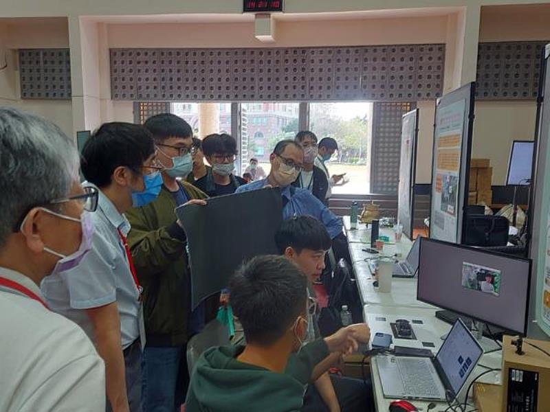 南臺科技大學2023年第18屆數位訊號處理創思設計競賽之DSP評審實況-2。