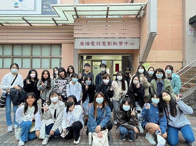 圖一：世新大學2023高中生廣播研習營—⟪初·聲 First Voice ⟫吸引有意往聲音領域發展的學子參與，豐富內容帶給學員滿滿收穫