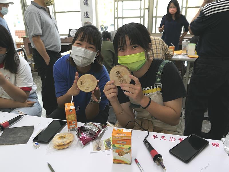 民眾藉由電烙過程，更加瞭解臺灣爺蟬的型態與特徵