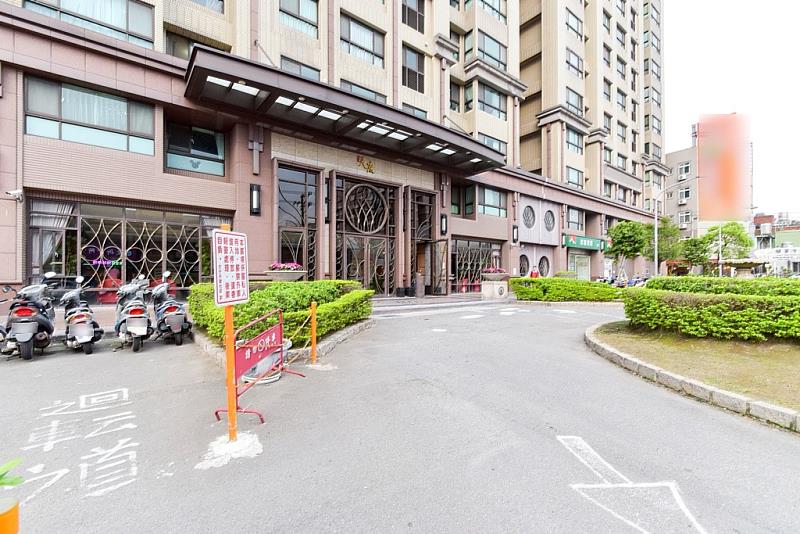 中壢體育園區周邊以15~20年中古屋為主要產品。