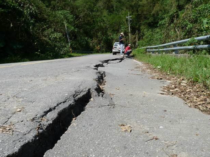 屏東縣特定水土保持區之規劃與推動-屏東縣滿洲鄉長樂村分水嶺崩塌地特定水土保持區滑