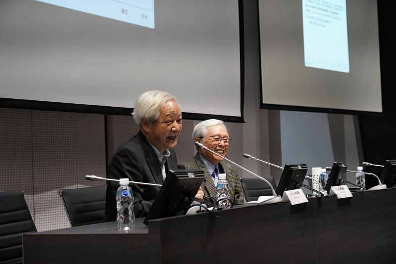 詩人向陽主持、國立臺北藝術大學名譽教授賴德和主講專題講座「踽踽獨行，走過那段年輕的創作歲月」