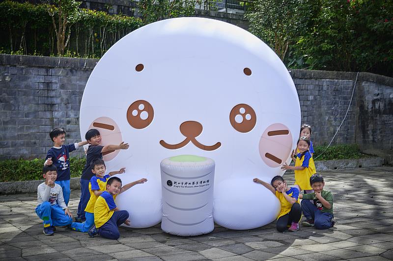 趁連假來茶博館把可愛的小白「豹」緊處理！