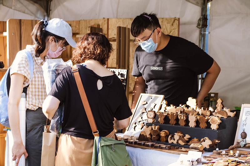 林務局舉辦6年的森林市集可謂最具臺灣森林特色與山野氣息的文創市集。（圖片提供 _ 林務局）