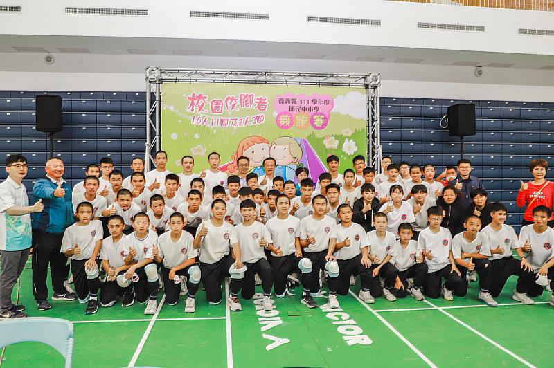 同心協力向前衝! 嘉義縣國民中小10人11腳競賽活力登場-5