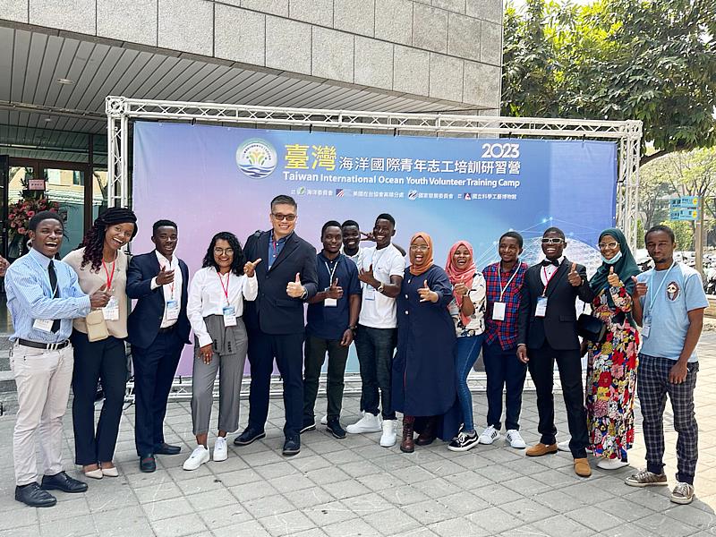 入選2023國際海洋志工培訓研習營的永續發展國際學程學生
