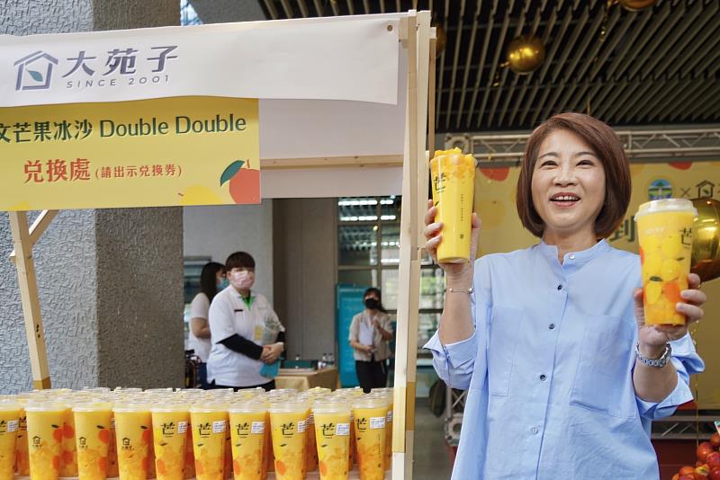 屏東芒果季開跑囉！屏縣攜手大苑子推出愛文芒果系列飲品