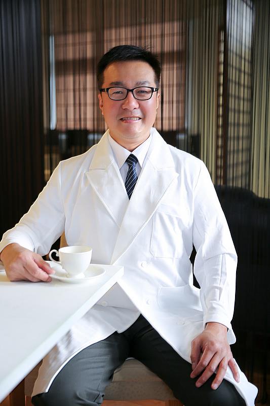 鄭順賢醫師提醒，除了農務，清明掃墓祭祖時，在進入草叢區前，先塗抹防護驅蟲藥劑。