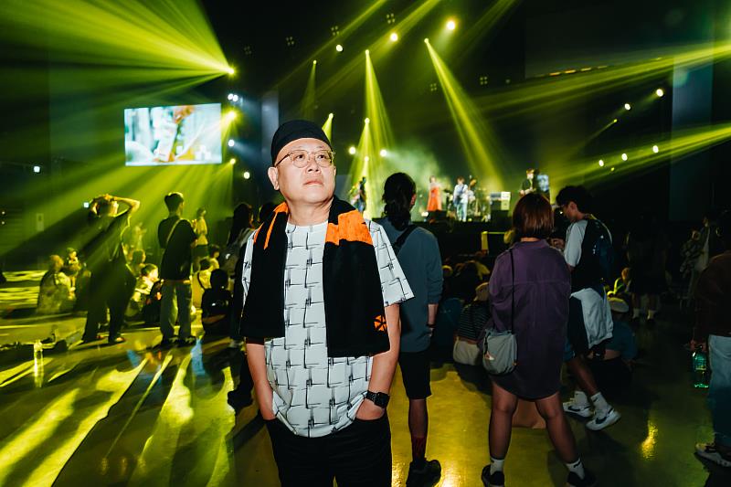 文化部長史哲前往大港開唱，與樂迷同樂感受熱力四射的音樂表演
