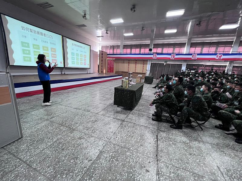 前往陸軍542旅新兵毒防宣教。