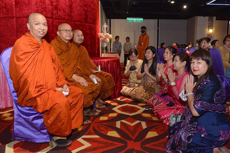 高僧祈福祝禱國泰民安、風調雨順-中華民國緬甸歸僑協會提供