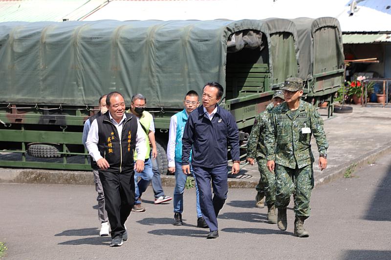 翁章梁親赴大埔慰問五四工兵群 感謝國軍用不同形式守護國人