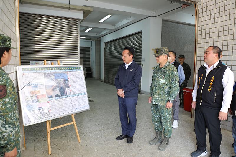 翁章梁親赴大埔慰問五四工兵群 感謝國軍用不同形式守護國人