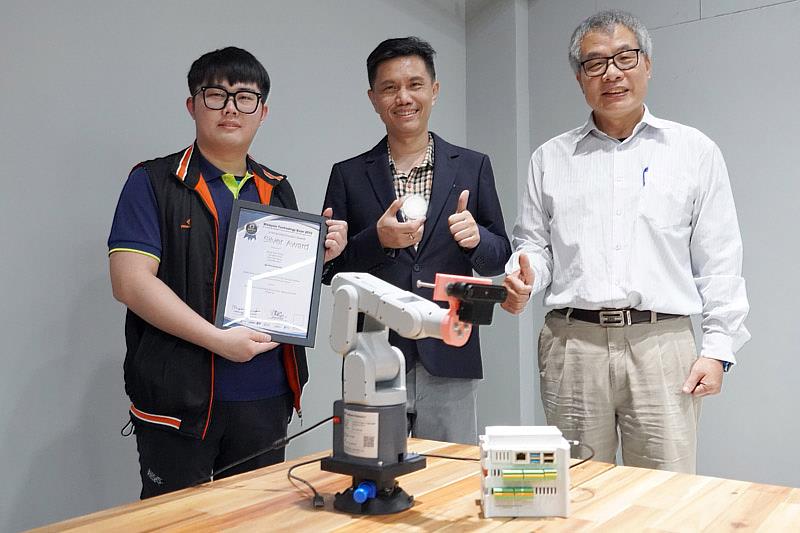 大葉大學與宏新科共同開發水果採摘機器人