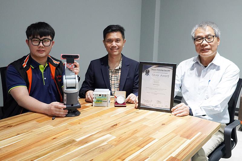大葉大學與宏新科自動控制產學合作的研發成果，在馬來西亞發明展獲得銀牌