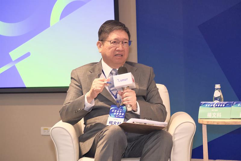 楊文科強調新竹縣對淨零城市的重視，並指出已於110底完成「新竹縣永續發展自願檢視報告」。