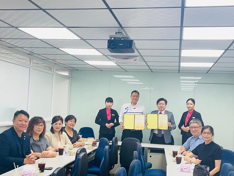 嘉藥觀光系與台南旅行公會簽署產業合作備忘錄