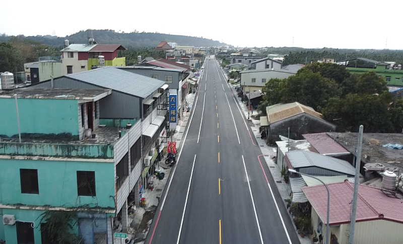 道路拓寬後消除交通瓶頸，紓解車流及強化地區道路功能