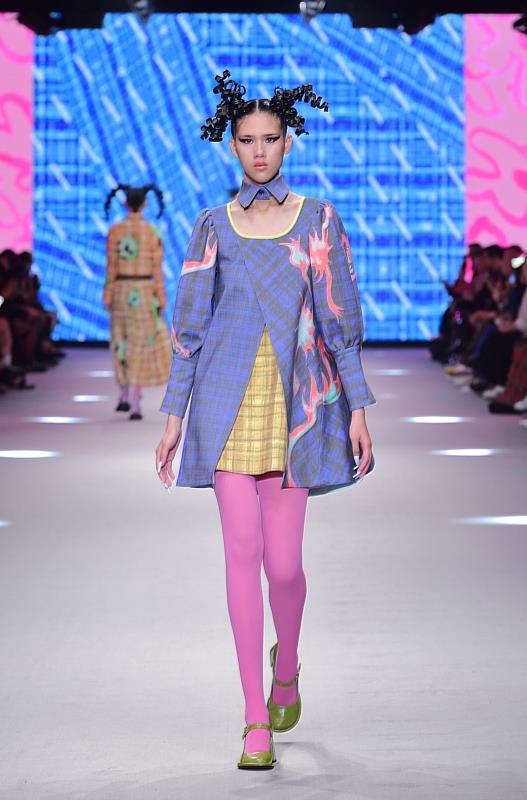 黃冠螢在本季時裝週共走了4場設計師的秀，成為台灣時尚伸展台崛起的新星(攝影師吳霽．凱渥提供)