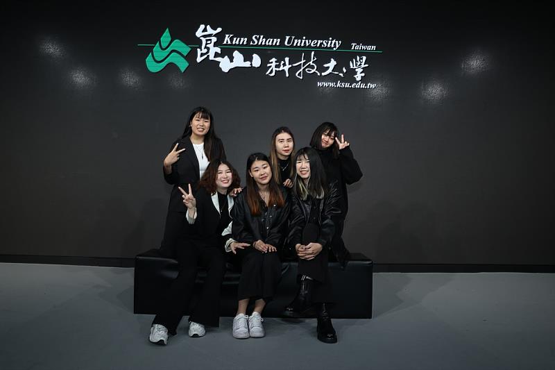 崑大時尚學程秀跨域戰力，6位學生以「臺南400年」為主題展現12套作品(台北時裝週提供)