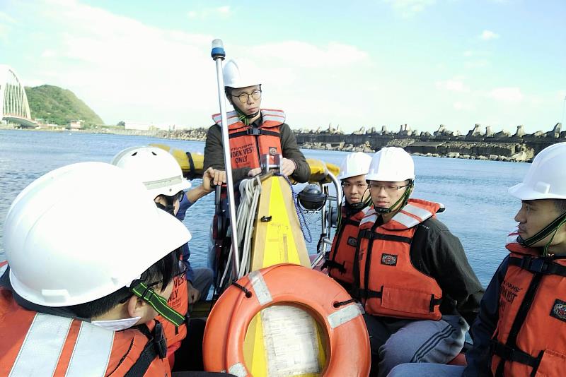 輪機系學士後救難艇訓練課程