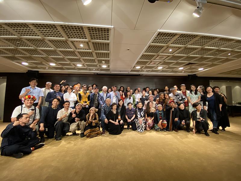 饒慶鈴行動支持 北上欣賞布拉瑞揚舞團《我・我們》演出 盼世界看到臺東藝文能量