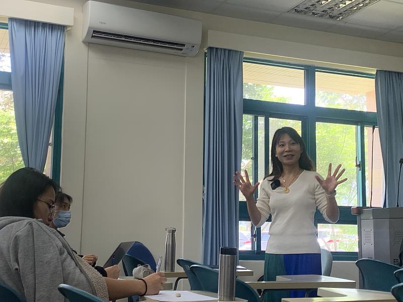 羅校長談自己如何從體制內來到實驗教育。