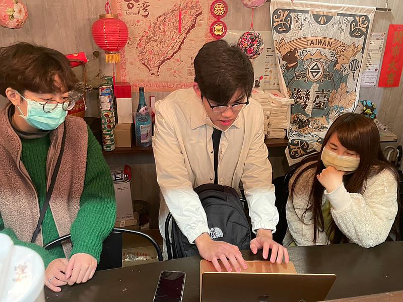 創設系學子藉課程訓練紮實基本功,赴日以實戰體驗與產業接軌,開拓國際視野(照片來源:義守大學提供)。