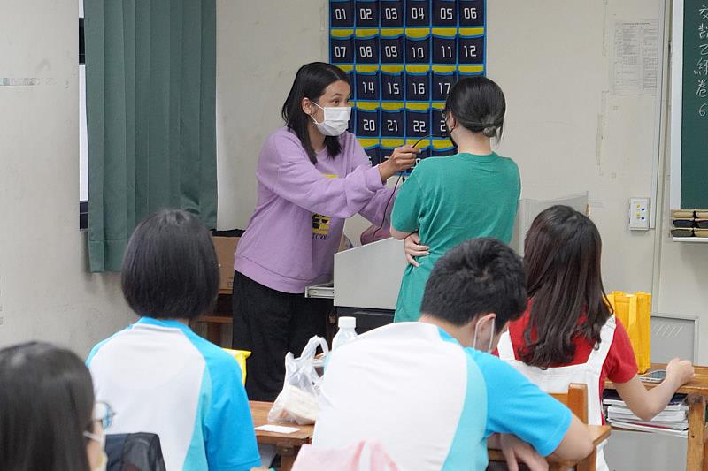 大葉大學境外學生與田中高中學生熱營互動