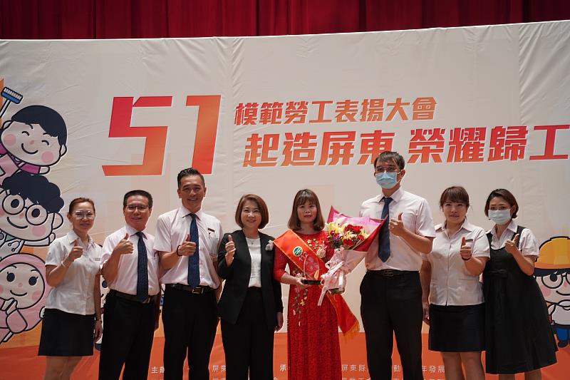 縣長周春米感謝所有勞工朋友們不分國籍為屏東奉獻