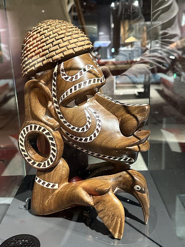 國史館委管文物索羅門木雕船首像Nguzu Nguzu