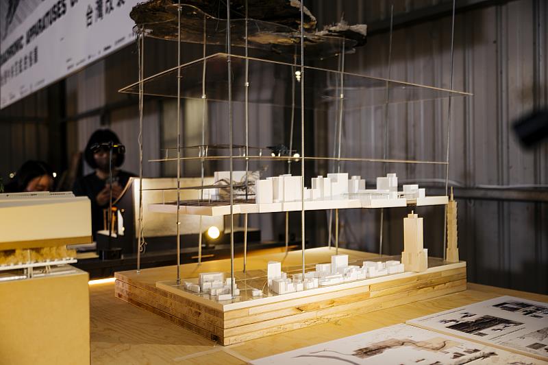 張寧、賴韻安、冀彥潔，《生命的總和－從聆聽開始的修補》，林育全攝影，國立臺灣美術館提供