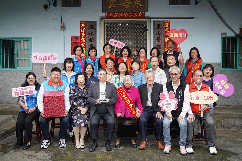 北埔鄉高齡92歲徐彭嬌妹獲模範母親