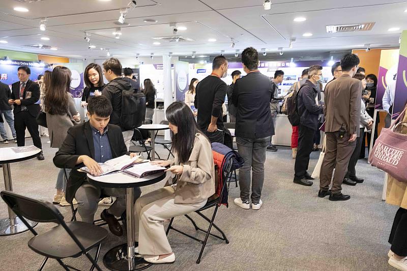 「台灣跨境電商博覽會」聚焦「多平台、多鏈路、多元化」三大展覽特色，規劃了四大展區，共計50家廠商提供100種解決方案。