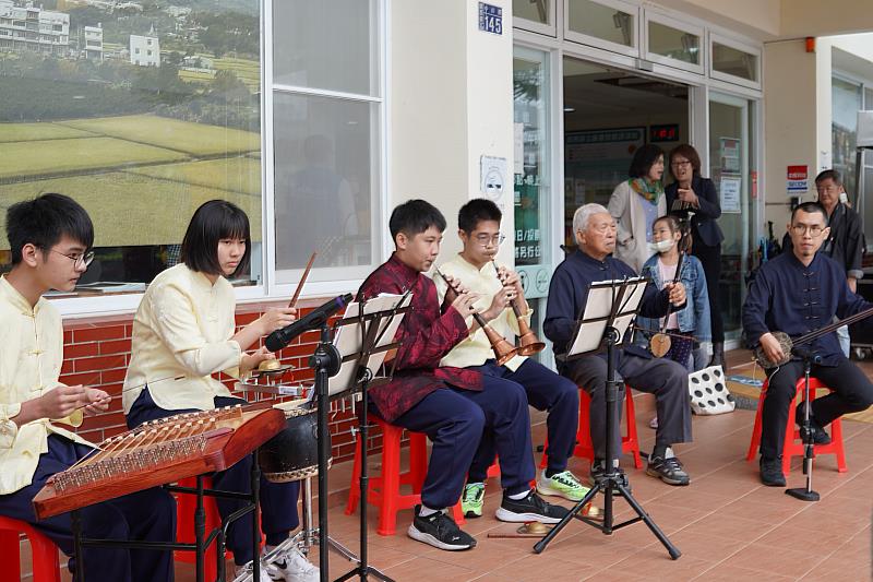 富光國中表演客家八音