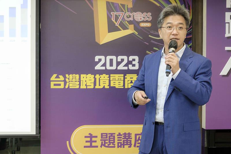 台灣零售電商平台CYBERBIZ執行長蘇基明建議企業除了培養電商人才，更重要的是串聯資源。