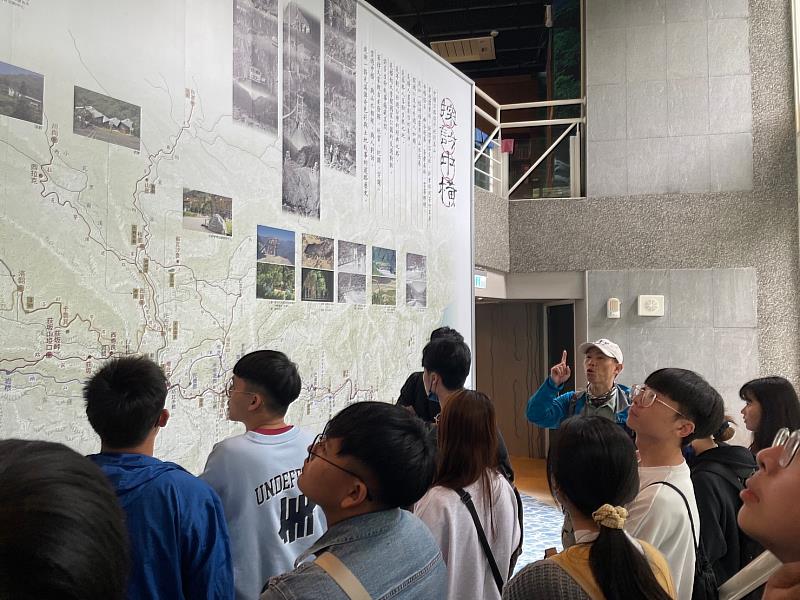 太魯閣國家公園管理處許哲齊老師導覽解說天祥管理站。