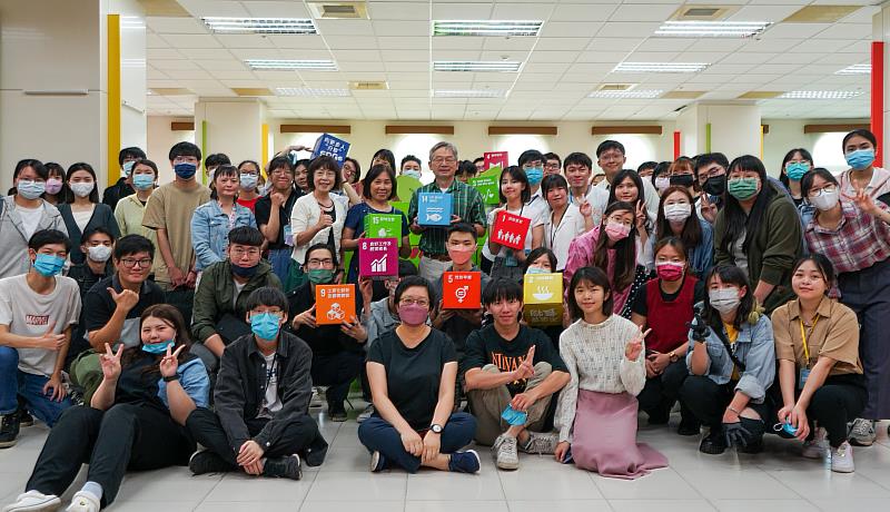 01.南臺科大與台灣創價學會舉辦「SDGs x希望與行動的種子展」 大合影