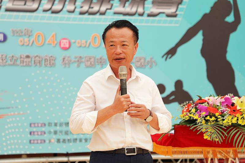 睽違30年！中華盃國小排球賽再次於嘉義縣舉辦！翁縣長親自為選手加油打氣