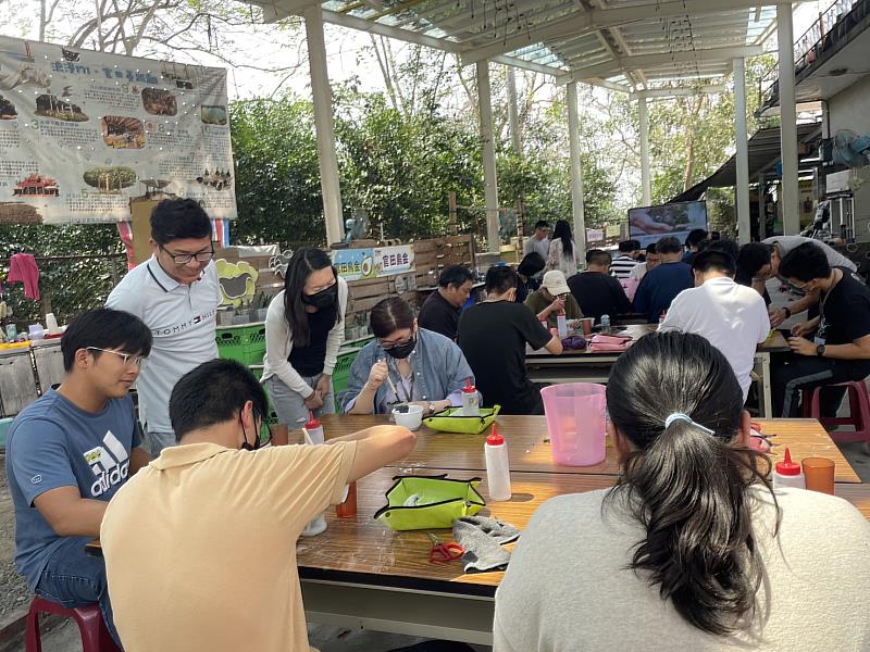 楊泰和學務長與特教組葉乃慧組長關心學生實作