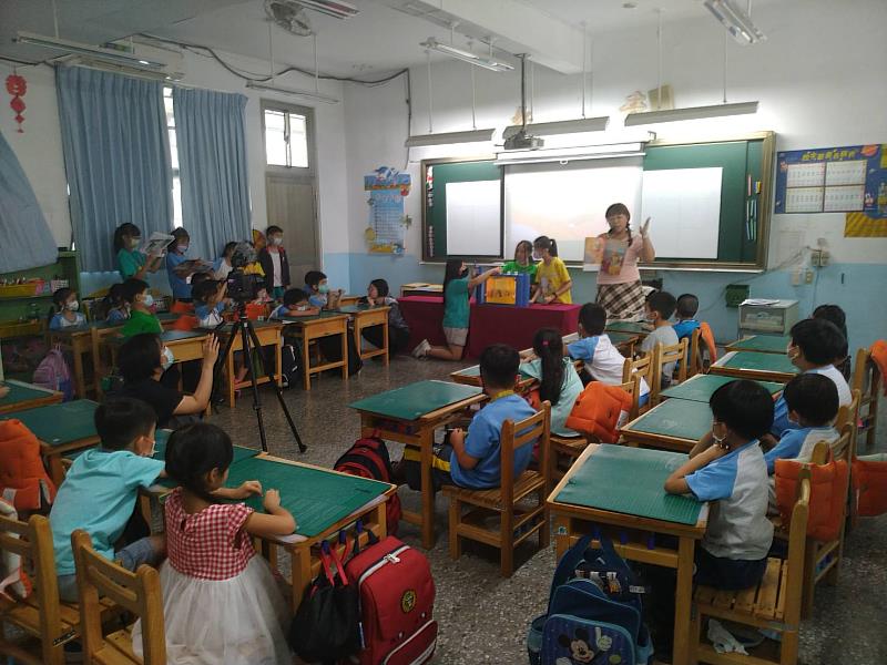 景文科大攜手雙城國小推廣品德教育系列設計。