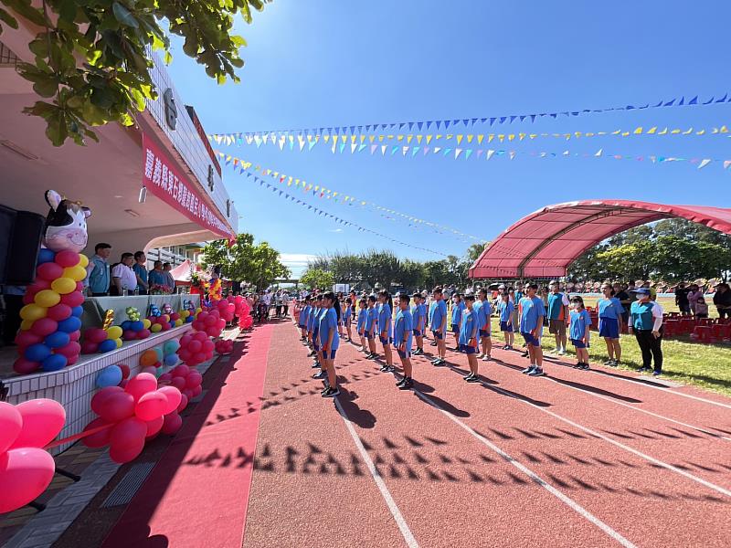 嘉義縣東石鄉龍崗國小創校86週年校慶社區聯合運動會暨跑道剪綵儀式活動