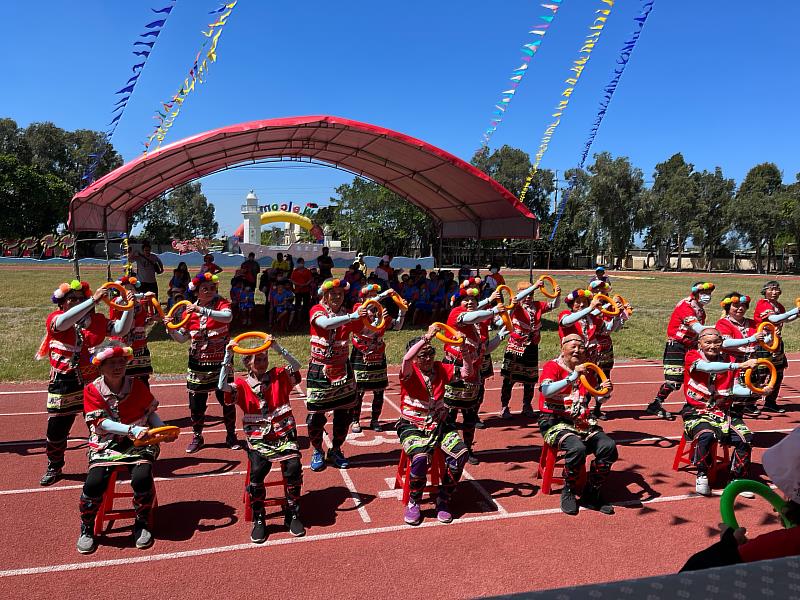 嘉義縣東石鄉龍崗國小創校86週年校慶社區聯合運動會暨跑道剪綵儀式活動