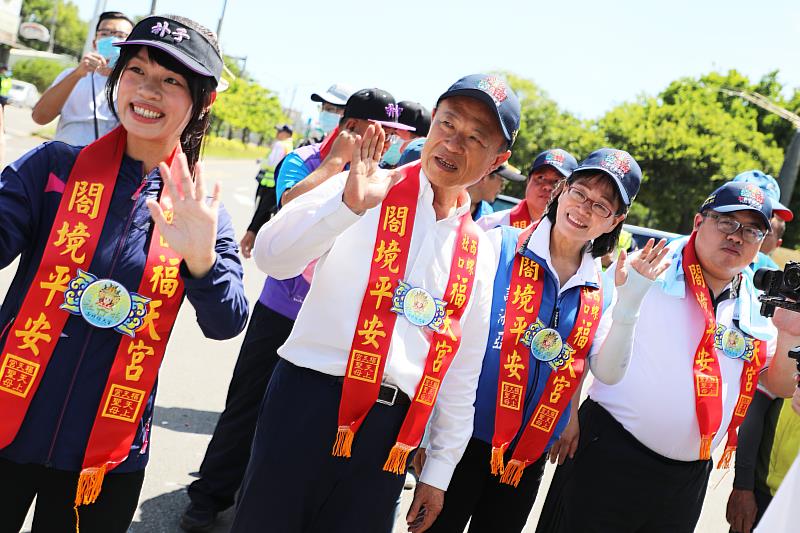 西螺福天宮社口媽回娘家！朴子湧大批鄉親熱情歡迎