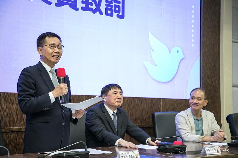 林見松總會長感謝各位得獎同學們願意付出、服務他人