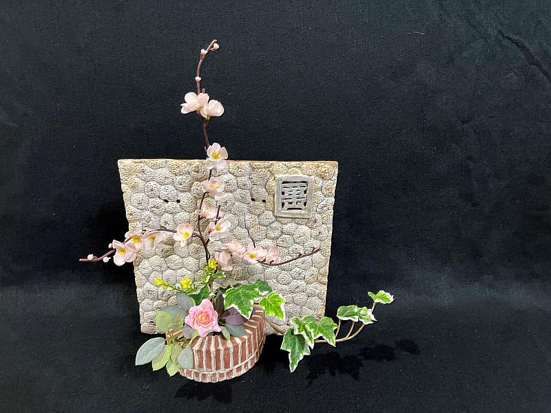 咕咾石墻半邊井花器