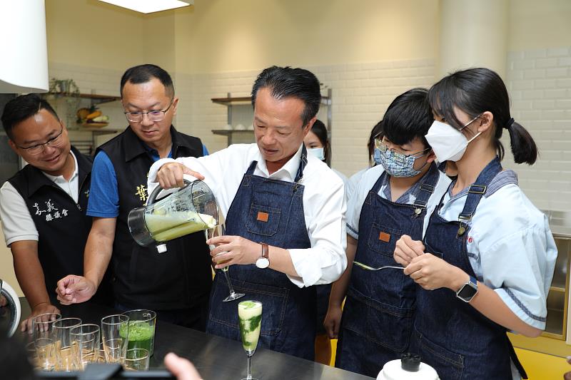 設計感導入烹飪教室！新港國中「食藝埕」揭牌啟用