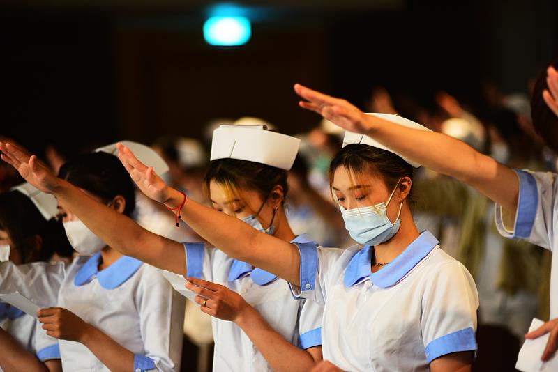 中臺科大護理系十日舉辦加冠典禮