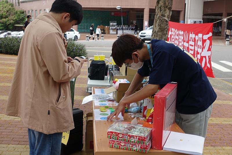 圖說四：「管院搖滾BAR」嘉年華現場之二