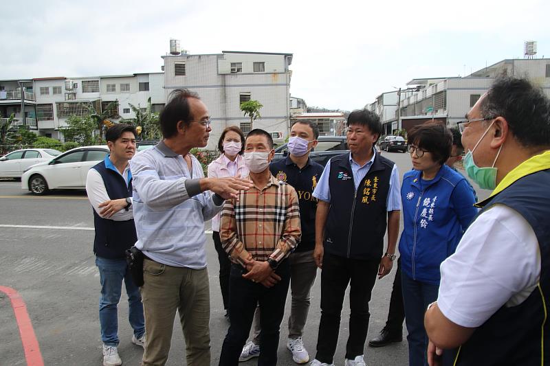 打造安全便利交通網絡 縣府今年編列1,500萬元辦理臺東市路平專案 饒慶鈴今視察施作路段